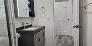 1941 NW 32 St Gallery 13