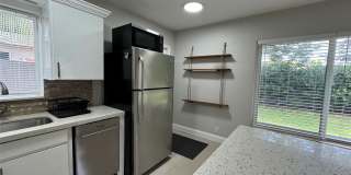 1005 NE 17th Court Gallery 21