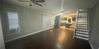 916-918 Grandview Street - 916 Gallery 15