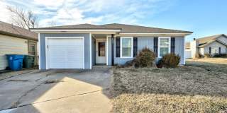 3 Bed, 2 Bath Home Near UCO and Hafer Park Gallery 1