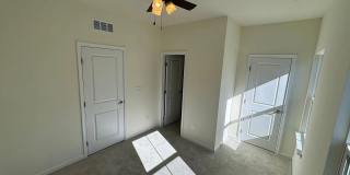 Room in 2 Bedroom Home at Cleburne Ave Gallery 22