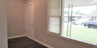 3 Bed 2 Bath 1 Car Garage -The Village NW OKC Gallery 3
