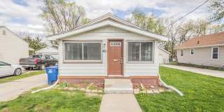 Spacious 2 bedroom 1 bath home Gallery 1