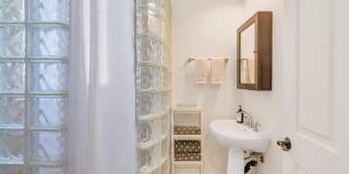 Rates Vary: $19,995 - $29,995 Gallery 28