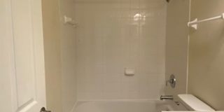 Beautiful 3 Bedroom 2.5 Bath Townhome in Lakeside Village!! Gallery 16