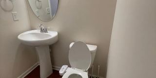 Room in 6 Bedroom Home at Agnew Dr Gallery 35