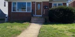 9 Howland Avenue Gallery 1