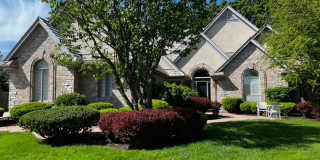 Stunning Custom Built Home with ALL Utilities Included!! Gallery 1