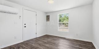 377 Tuttle Avenue Gallery 11