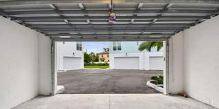 A charming coastal townhouse, just minutes from downtown St. Pete! Gallery 54
