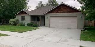 3 Bedroom | 2 Bathroom Single-Family Home Gallery 1