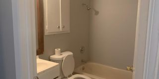 Cute 2/1 townhome with extra storage and covered parking Gallery 7