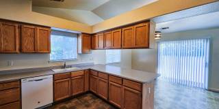3 Bedroom House on Cul-De-Sac Available Soon! Gallery 9