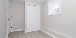 1840 N Saint Louis Avenue Gallery 21