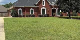 Spacious 4BR House in Mobile Gallery 1