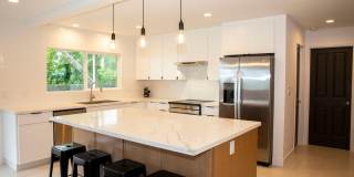 Beautifully Appointed Fully Furnished 4 bedroom/3 bathroom Kuau BayView House w/ Ocean views Gallery 6