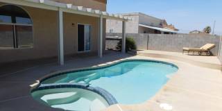 GORGEOUS SINGLE STORY WITH MANY UPGRADES*3 BEDROOMS*SPARKLING POOL AND SPA! Gallery 43