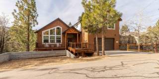 Stunning Fully Furnished 4-Bedroom Home with Amazing Views, EV Charger & Solar in Big Bear! Gallery 1