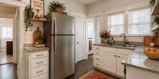 6bed/3bath house in West Campus - Walk to UT Gallery 6