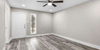 Newly remodeled Unit Ready for you! Gallery 34