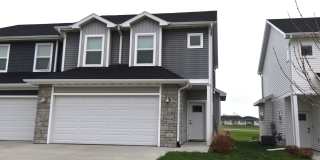 3 Bedroom Golf Course Townhome Gallery 1