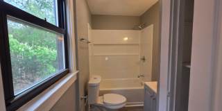 Newly updated 3 bedroom 1 bath house in Upper Hill! Gallery 18