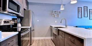 TOP FLOOR, ONE BEDROOM CONDO IN PROSPECTOR! Gallery 7