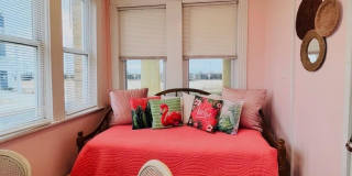 122 Dewey Pl Gallery 16