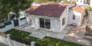 923 North Stanley Avenue Gallery 1