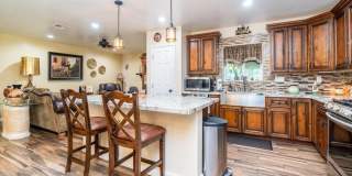 1011 W Northern Avenue Gallery 11