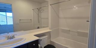 Stunning 3BR 3.5 BATHROOM House in Hayward Gallery 8