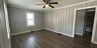 Room to Spread Out! | Bright & Updated 4 Bedroom House in Muncie! Gallery 3