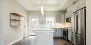 Modern 3 bed / 4 bath, 3 story townhome! Gallery 14