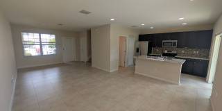 Spacious Townhome in Desirable Vizcaya Falls 3-bedroom, 2.5-bath townhome Gallery 7
