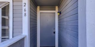 LOVELY 2 bedroom Condo Ready for Immediate Move in!! Gallery 7