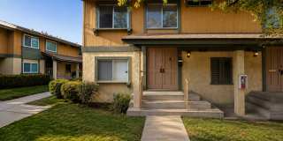 Fully Renovated 3 Bed Townhome with Large Enclosed Patio + 2-Car Garage Fully Renovated 3 Bed Townhome with Large Enclosed Patio + 2-Car Garage Gallery 1