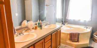 Awesome 3 bedroom 2 bathroom home located in OGDEN KS! Gallery 11