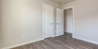 Pet-Friendly 3-Bed Home – Move-In Ready with Garage Gallery 16