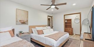 Luxury Lakefront House - Fully Furnished Gallery 11