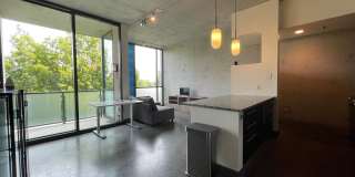 Awesome 1BR Loft Style Condo Overlooking Midtown! Gallery 6