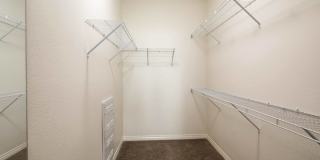 Avino Gallery 32