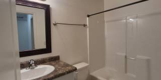 Remodeled 3 Bed / 2.5 Bath Townhome in Great Location Gallery 41