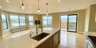 Eureka Valley / Dolores Hts. Luxury Condo w/Views, Deck, Parking – A MUST SEE! Eureka Valley / Dolores Hts. Luxury Condo w/Views, Deck, Parking – A MUST SEE! Gallery 1