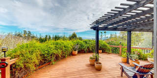 Stunning Three Bedroom Two Bath Home With Amazing Views! Gallery 1