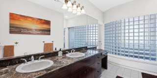 2400 Delmar Place Gallery 20