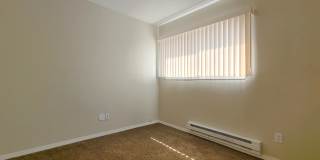 Home @ Valencia Gallery 16