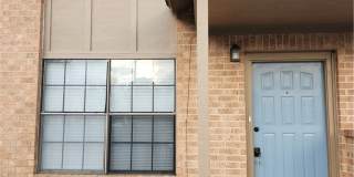 202 N Walnut Gallery 1