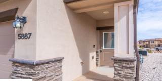 Private 4 Bedroom Corner Unit Gallery 17