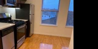 1555 N Mohawk Street Gallery 2