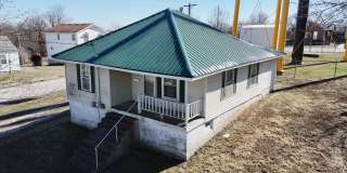 310 E Jackson Street Gallery 1